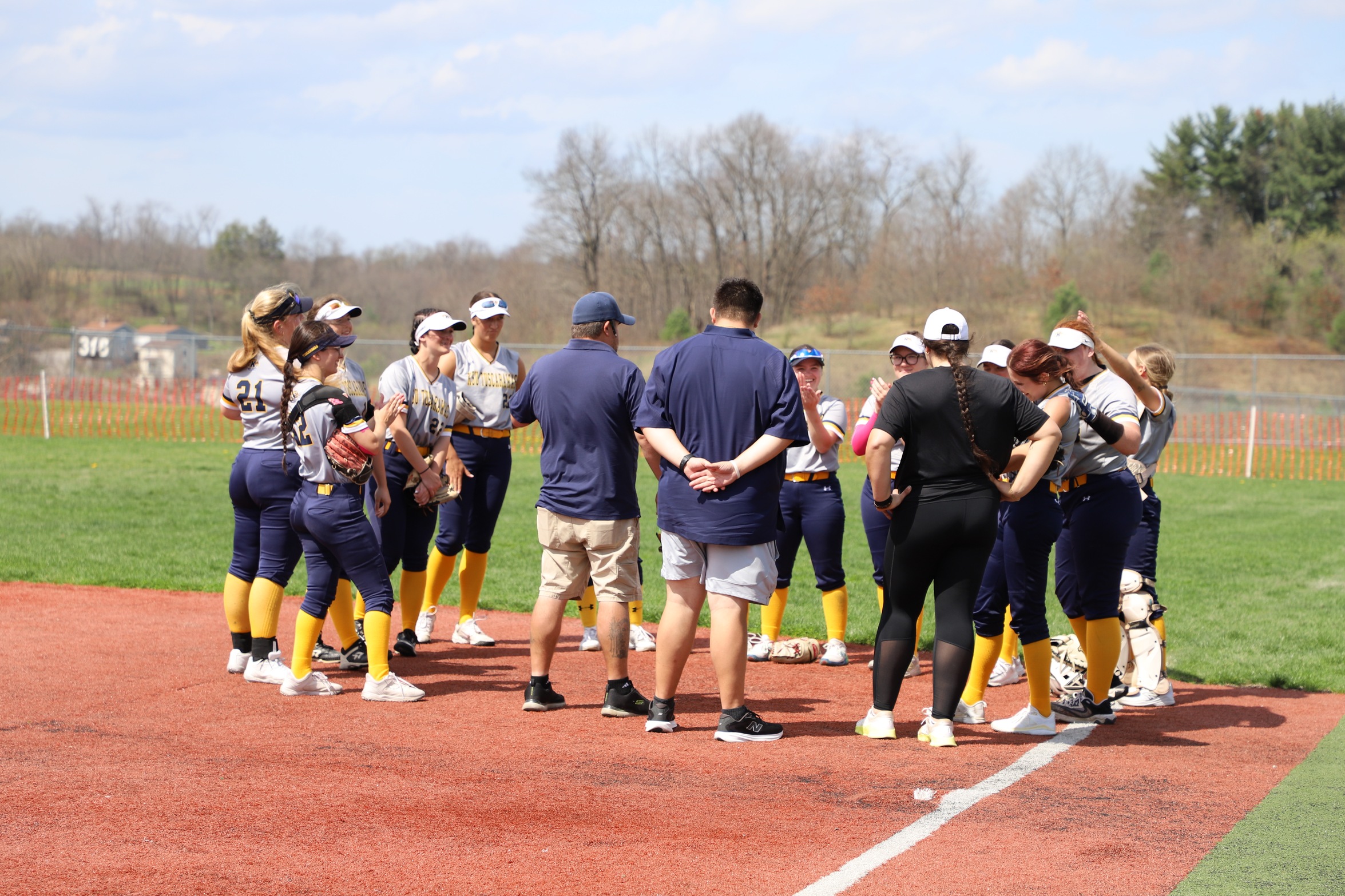 Golden Eagles Softball Finish Season 11-26