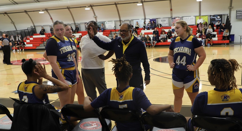 Fast Start Fades as Golden Eagles Fall to Cincinnati-Clermont, 71&ndash;63