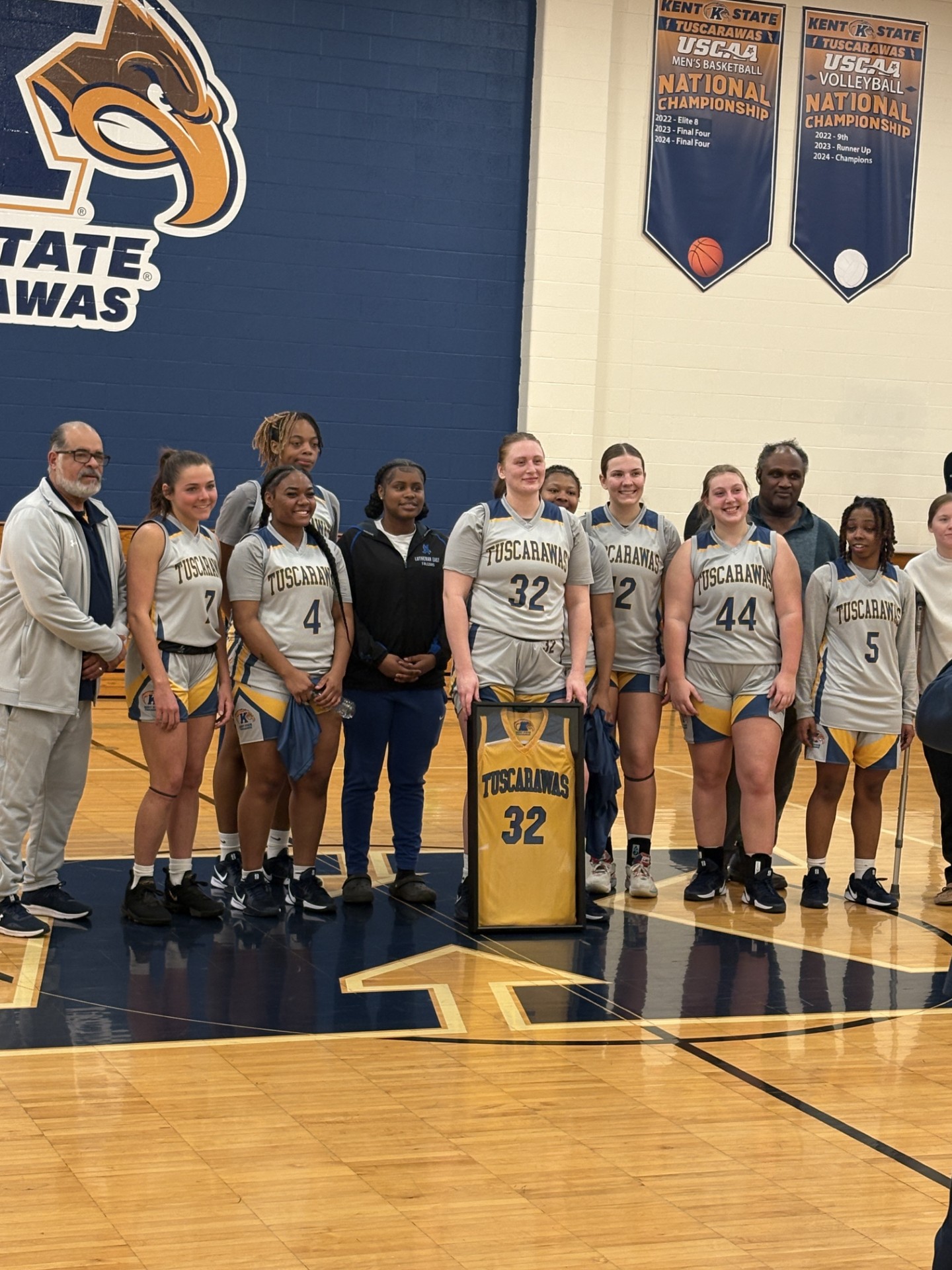 Parker Recognized as Eagles Wrap Up Home Schedule